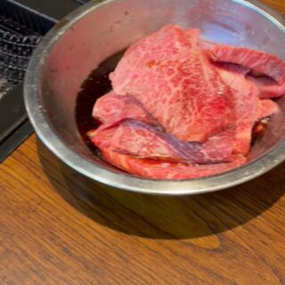 営業終わりの賄いのお肉 ぱっぷHOU…